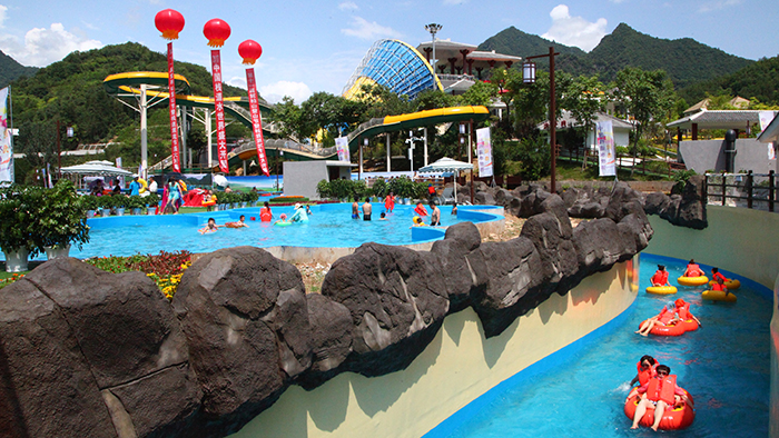 6.汉中市水世界潮汐漂流河.JPG
